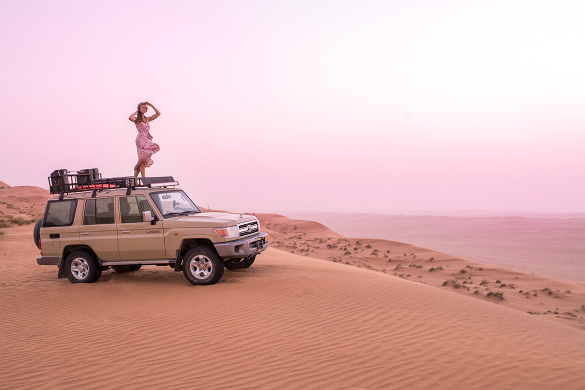 Glamping in the Wahiba Sands of Oman with Hud Hud Travels (Stacie Flinner) Glamping in the Wahiba Sands of Oman with Hud Hud Travels (Stacie Flinner)